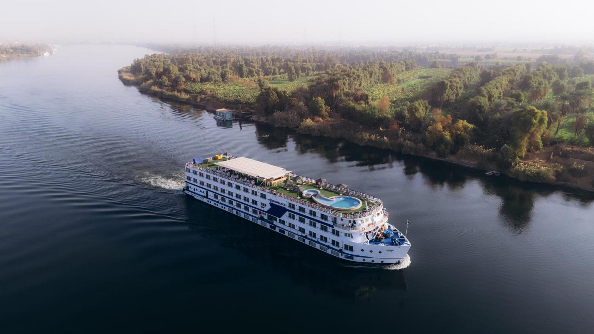 Renaissance Nile Cruise - Every Saturday From Luxor To Aswan For 4 Nights , And Every Wednesday From Aswan To Luxor For 3 Nights Kültér fotó